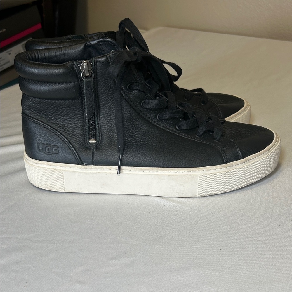 UGG Australia Leather High Top Black Boots Lace Up Side Zip Nubuck Size 9